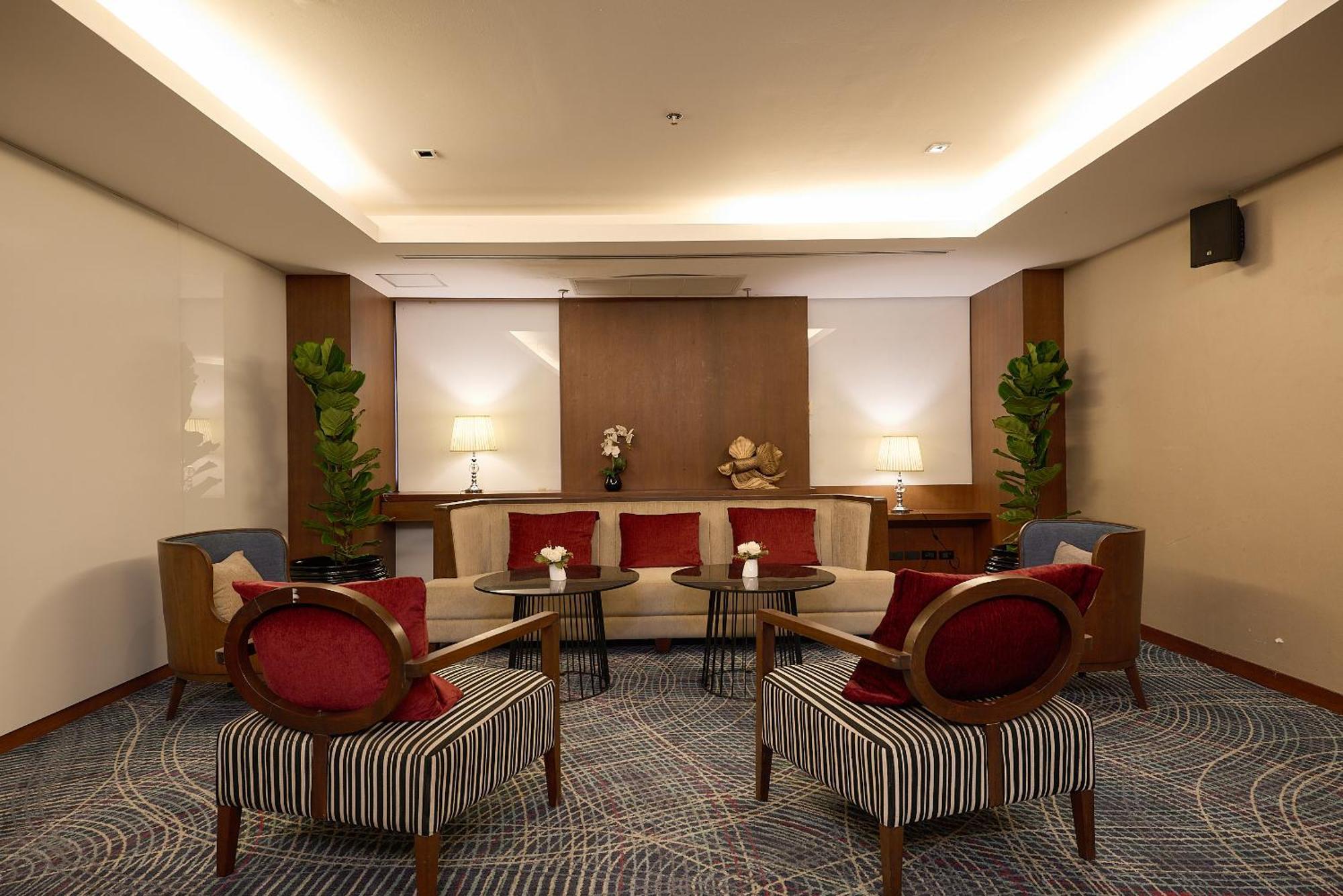 Rua Rasada Hotel - The Ideal Venue For Meetings & Events Транг Экстерьер фото