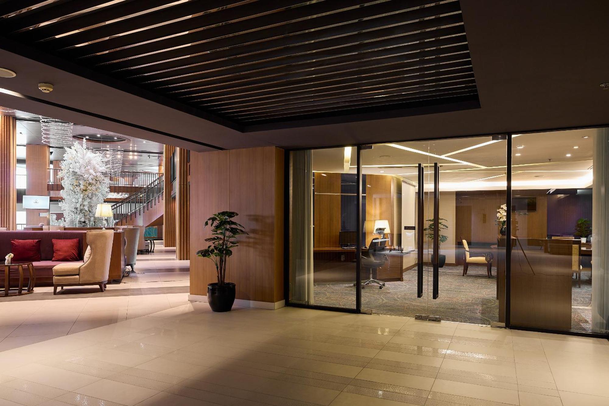 Rua Rasada Hotel - The Ideal Venue For Meetings & Events Транг Экстерьер фото